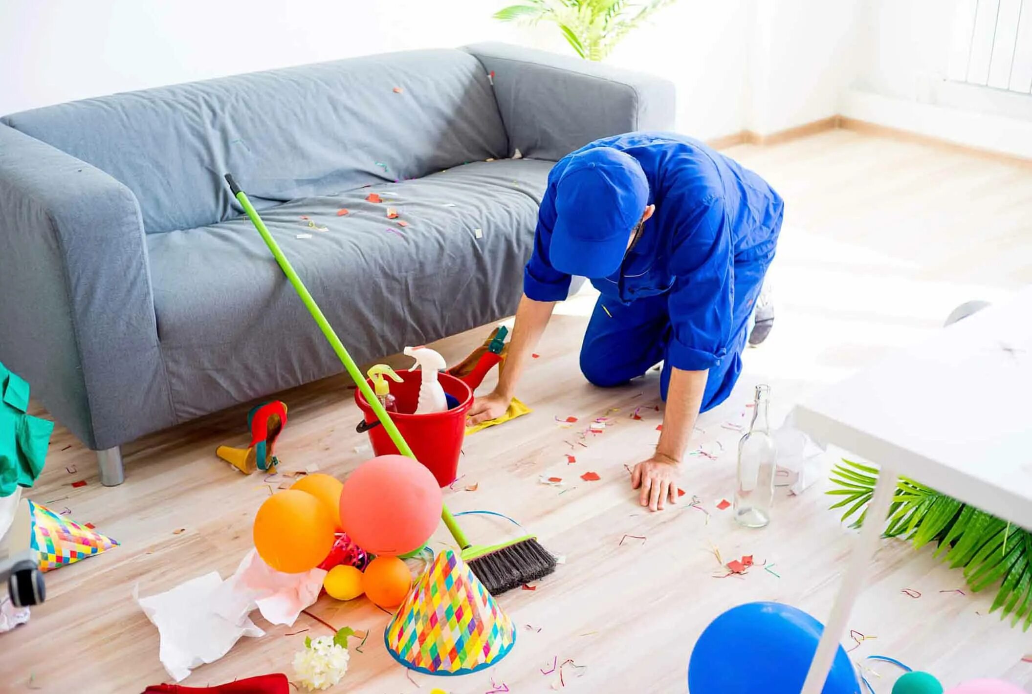Cleaning event. Уборка конфетти. event уборка. mess after party. cleaners party.