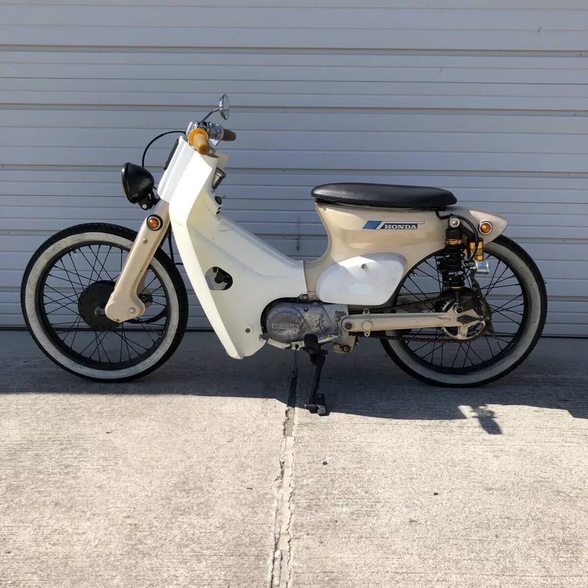 Хонда супер каб 50. Honda super Cub 50. Honda super Cub 50 Custom. Honda Cub 50 Custom. Honda super Cub 50 кастом.