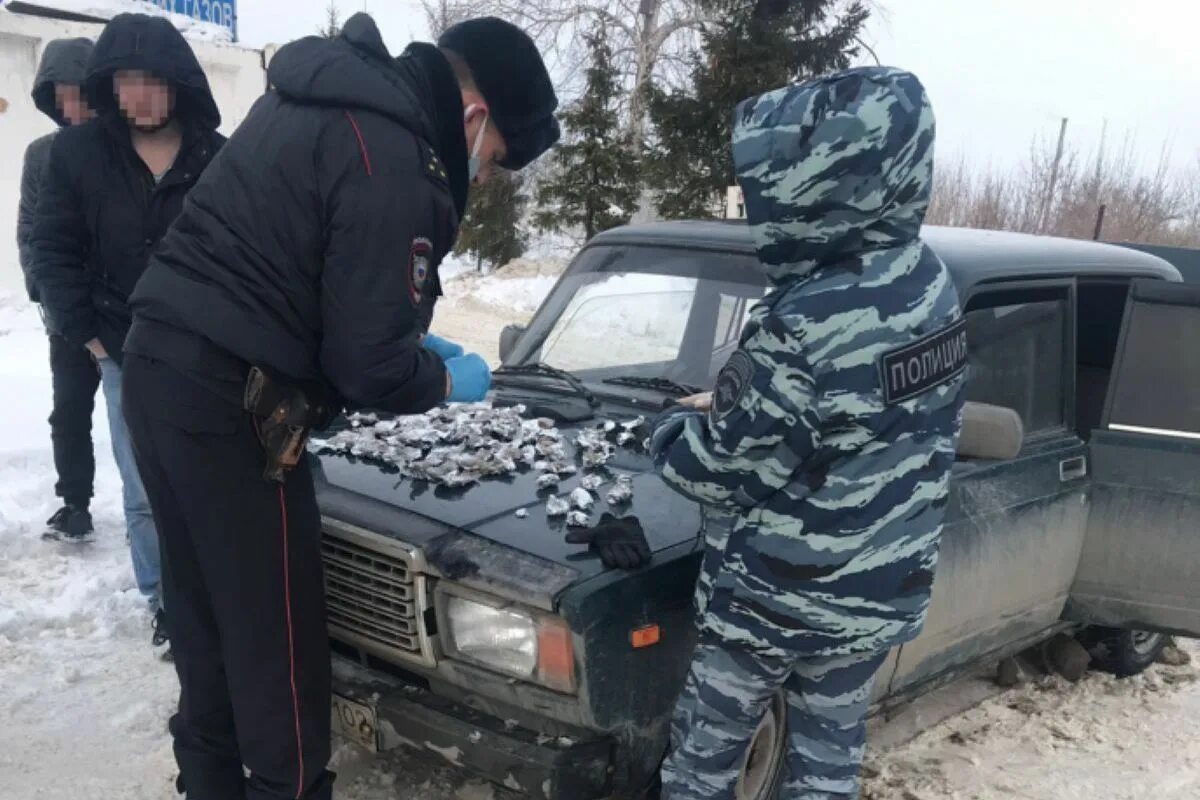 Протесты в украине 2022. Криминальные новости башкирии. Полицейские а рынке. Задержание 27. Вооруженное нападение на магазин.