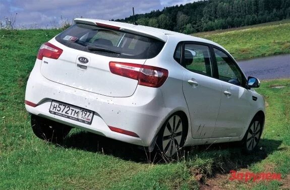 Рио хэтчбек 2013. Кия Рио хэтчбек 2013. Kia Rio Sport 2014. Киа Рио 2013 хэтчбек белый. Kia Rio 2013 хэтчбек.