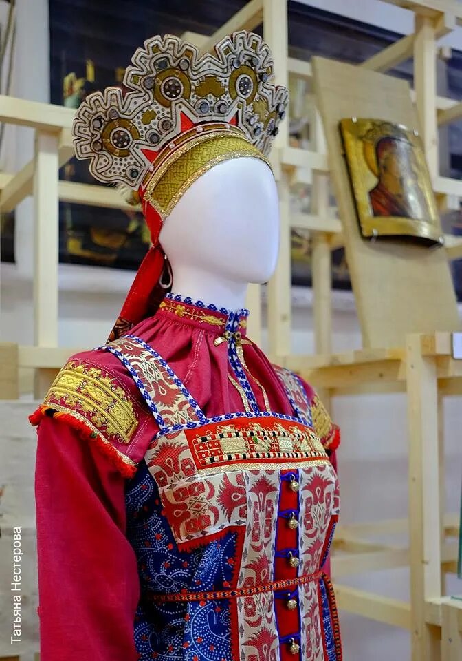 Костюм в архангельске. Тепло севера фестиваль. Северный народный костюм. Кружок моделина в коряжме. Традиционный костюм архангельской губернии.