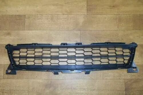 Решетка переднего бампера мазда 3 bl. Нижняя решетка мазда 3 хэтчбек. Решетка на бампер мазда 3 бк спорт. Решетка бампера мазда 3 bk седан. Bhe4501t1b mazda решетка бампера.