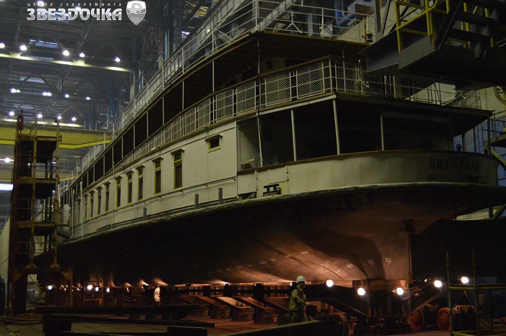 Колесный пароход Гоголь Северодвинск. Пароход н в Гоголь Архангельск. Колёсный пароход н в Гоголь. Колесный пароход Гоголь Архангельск.