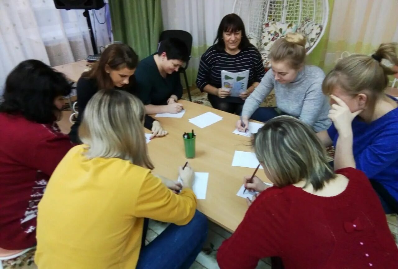 Заседание семейного клуба. Заседание семейного клуба. Заседание семейного клуба. Родительский клуб в детском саду. Заседание семейного клуба.