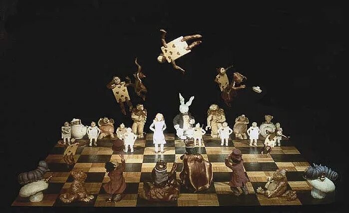 алиса в зазеркалье шахматные фигуры. шахматы wojciech magierski. шахматы алиса в зазеркалье чудес. шахматы с острова льюис. игра в шахматы выигрыш.