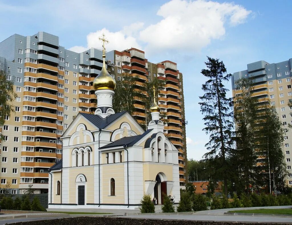 В поселке некрасовский в дмитровском. Некрасовский Дмитровский район. Посёлок Некрасовский Дмитровского района. ЖК Некрасовский Уфа. Храм иконы Божией матери Нечаянная радость поселка Некрасовский.