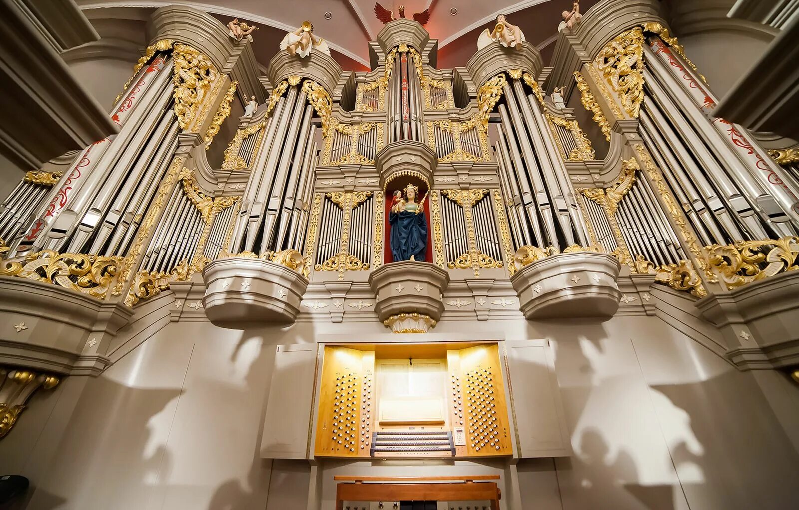 Орган в калининграде купить билет. Калининград органный концерт в кафедральном соборе.