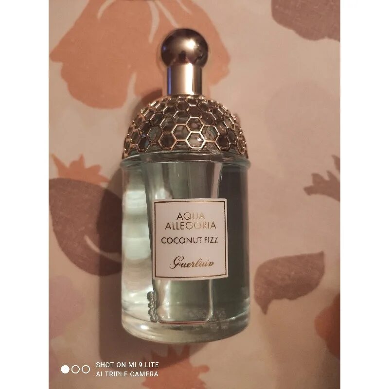 Aqua allegoria coconut fizz. Guerlain Aqua Allegoria Coconut Fizz. Герлен Аква аллегория Кокос. Духи Aqua Allegoria Coconut Fizz.