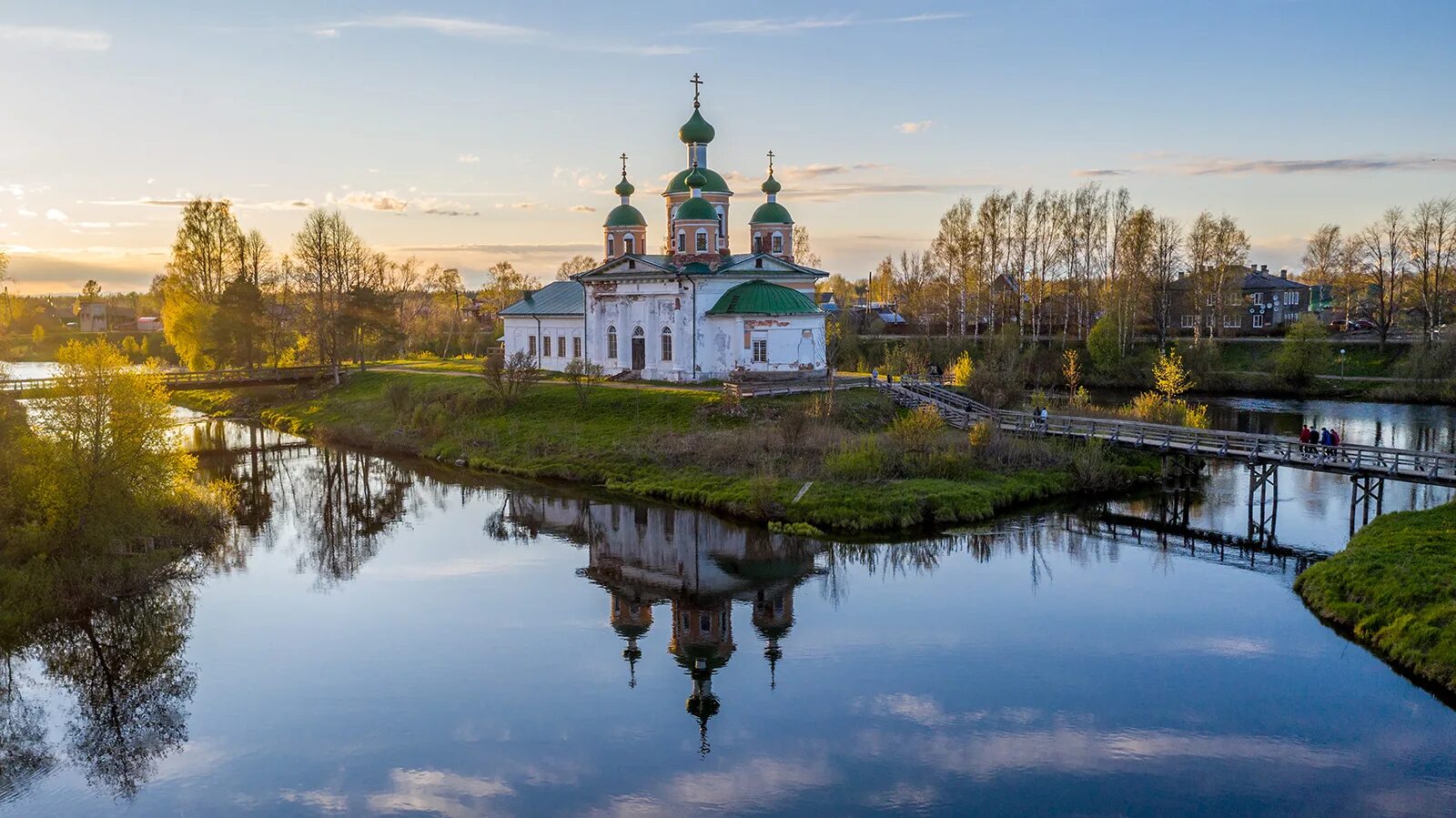 Олонец население. Смоленский собор олонец. собор смоленской иконы божией матери олонец. собор иконы божьей матери смоленская олонец. олонец церковь смоленской иконы божией материнства.
