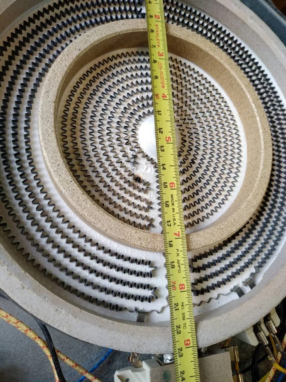 Спираль на сушильный шкаф. Бак на 2 спирали для вейпа. Спираль испаритель bm 5000. Электрические детали конфорка. Как заменить спирали.