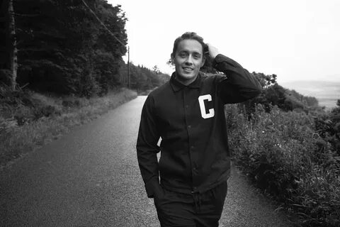 Dermot kennedy kiss