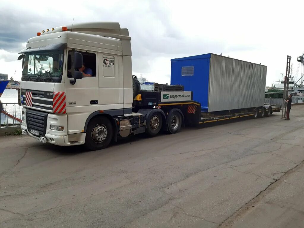 низкорамный трал volvo fh-12. Mercedes-benz arocs slt 4163. тягач iveco тралом. Man tgx 33. трал volvo 20 тонн.