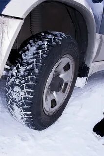 Зимняя шипованная резина 215 65 r16