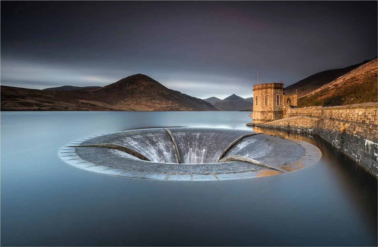 Silent valley. Национальный парк таман негара малайзия. Silent valley reservoir northern ireland. Национальный парк «тихая долина». Silent valley.