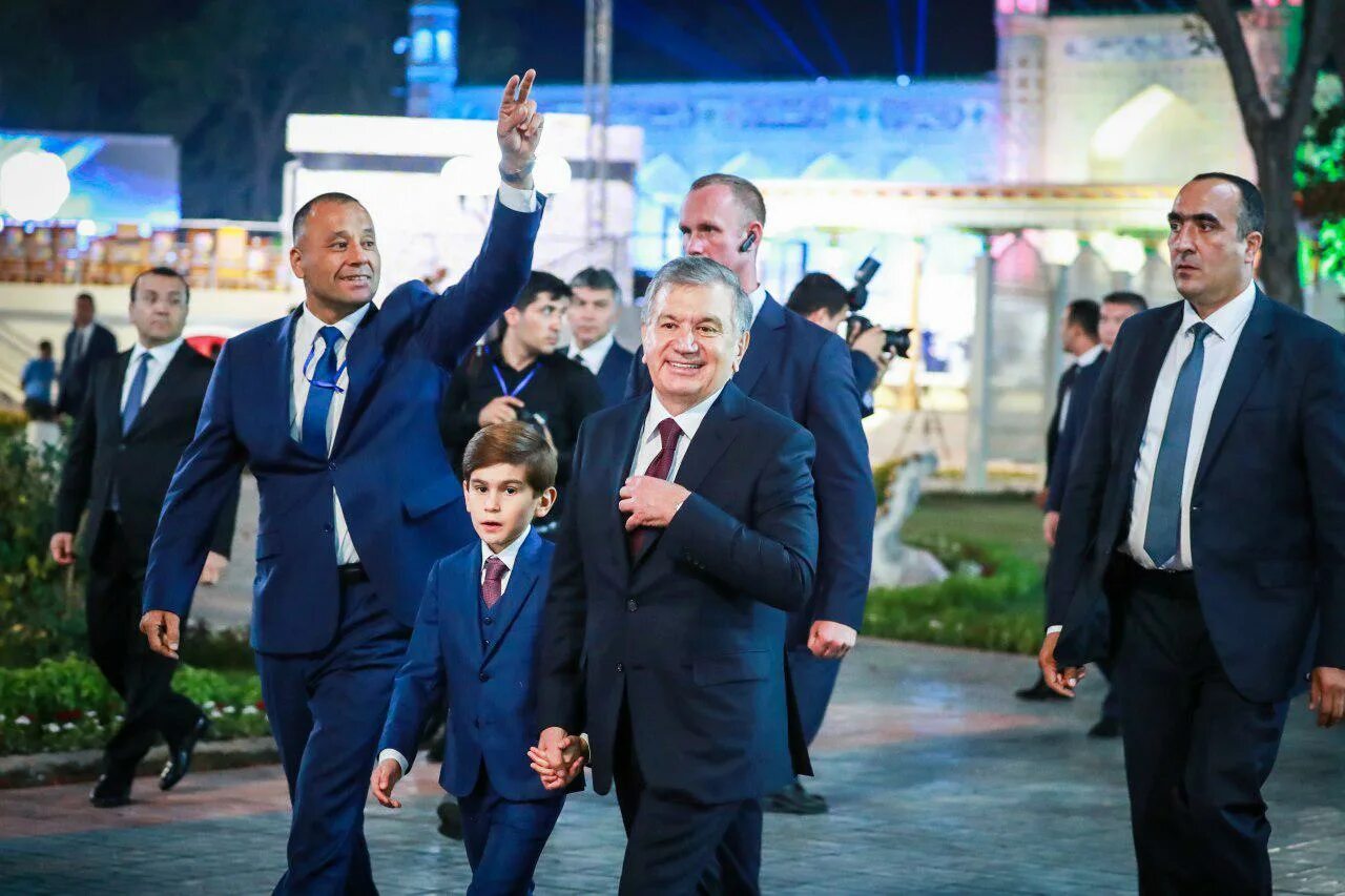 Новости какой год. Узбекистан новости последние. Новости Узбекистана. Президент Узбекистана посетил семьи. Узбекистан сегодня.