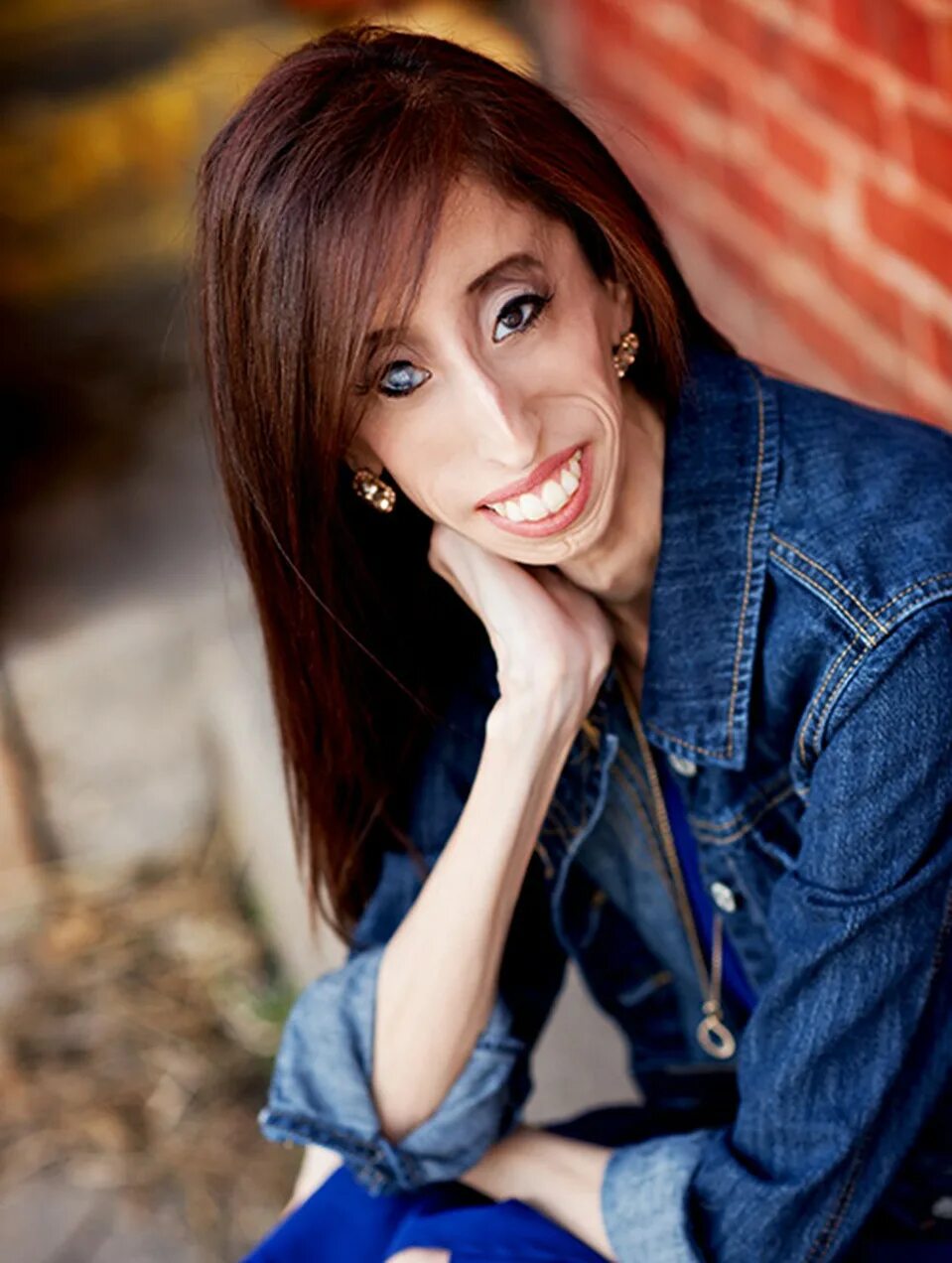 девушка в прыжке. келли брук. наташа энкиноса natasha encinosa. американская модель наташа энциноза. показать само женщин.