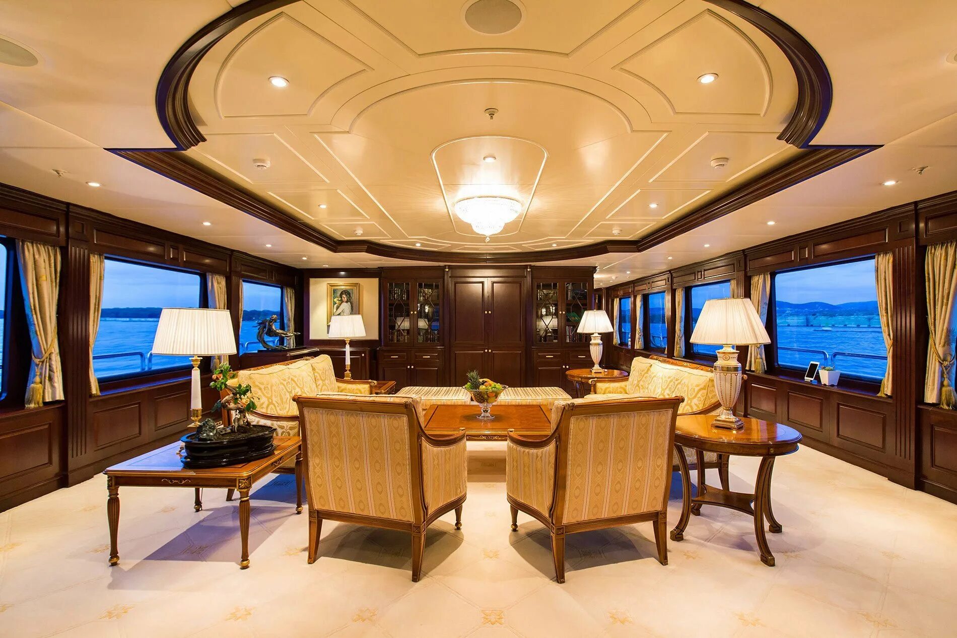 Яхта luxury yacht. Яхта гальчева. Mercedes benz maybach s600 pullman. Стиль барокко в интерьере. Интерьер особняка в стиле барокко.