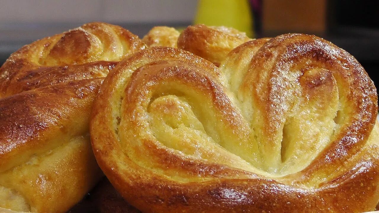 Булочка с сахаром рецепт с фото. Булочки. плюшки с сахаром. плюшки из дрожжевого теста. плюшки из дрожжевого теста в духовке.
