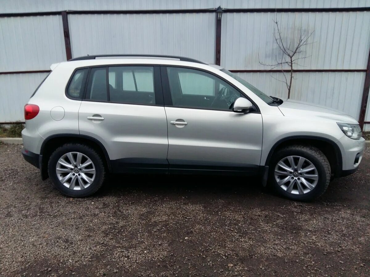 Tiguan r16 5 спиц. Vw tiguan r19. Диски тигуан 2013. Vw tiguan 2013 r line. Фольксваген тигуан 2012.