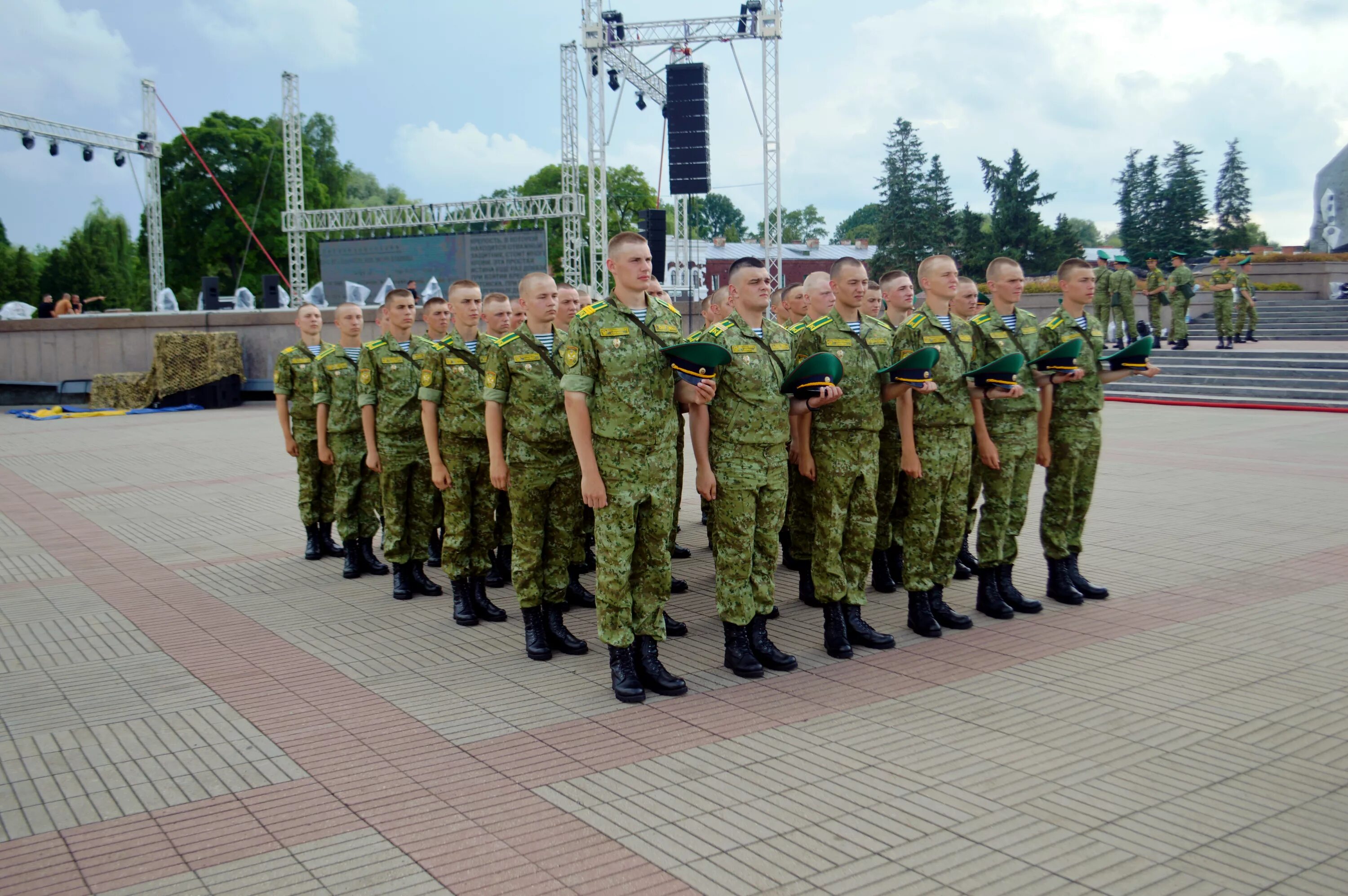 Шапочка пограничника. Ранец для пограничников. Футболка пограничник. День пограничника 2021 в петрозаводске. Рюкзак пограничника.