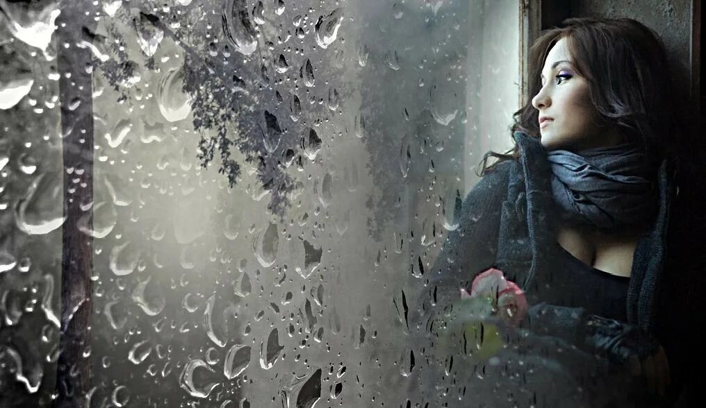 Ддт свобода слушать. Бьянка под дождем. Саксофон дождь. Девушка поет под дождем. Ты сшей одежду для души ведь ей.