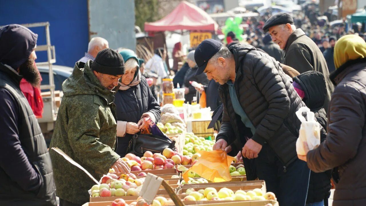 Регулярные празднично торговые события года организуемые. Ярмарка продуктов питания. Сельскохозяйственная ярмарка. Продуктовая ярмарка. Ярмарка на улице.