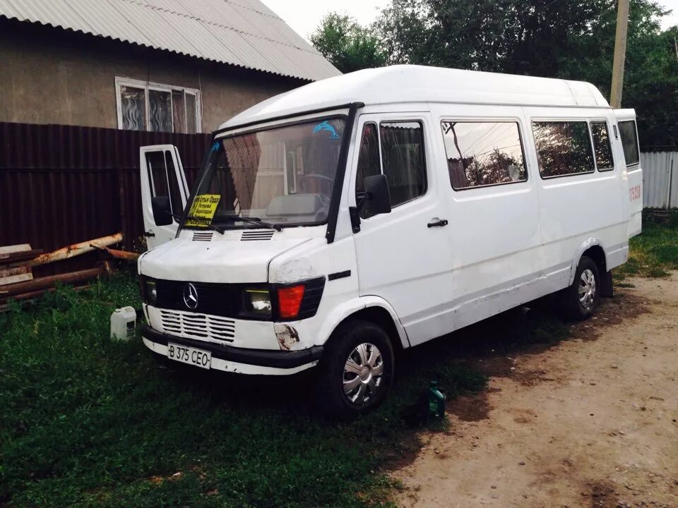 Купить мерседес 208. Mercedes Benz 208d. Мерседес т1 208. Мерседес Бенц 208. Mercedes Benz 208d 1992.