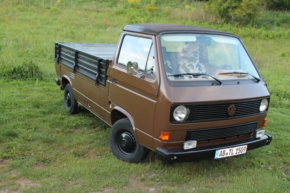 Продам volkswagen. Фольксваген Транспортер т3 бортовой. VW Transporter t3 грузовой. Volkswagen t3 пикап. Фольксваген Транспортер 3.