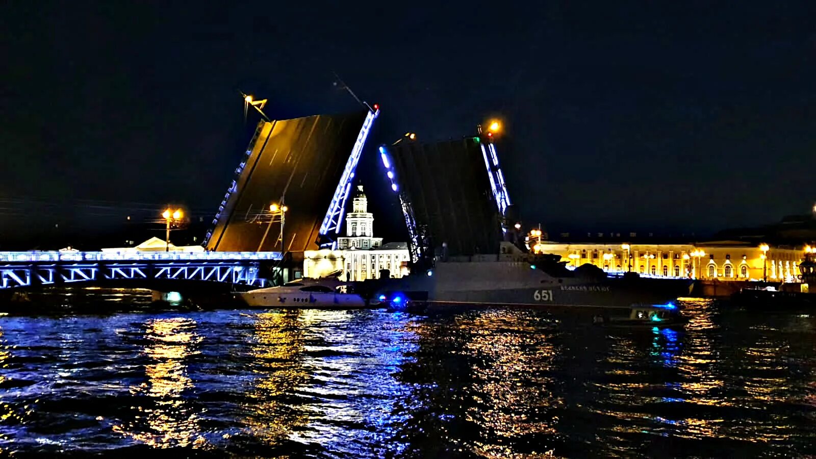 Троицкий разводной мост в Санкт-Петербурге. Троицкий разводной мост Питер. Тучков разводной мост Санкт-Петербург. Дворцовый мост, Санкт-Петербург, Троицкий мост.