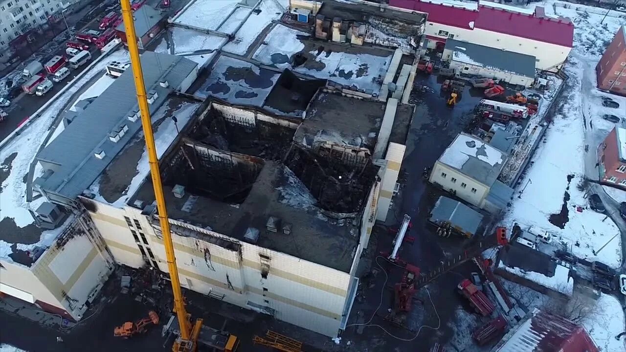 Пожар в Кемерово в ТЦ зимняя вишня. ТЦ зимняя вишня Кемерово. Кемерово торговый комплекс зимняя вишня. ТЦ зимняя вишня Кемерово после пожара. Зимняя вишня википедия