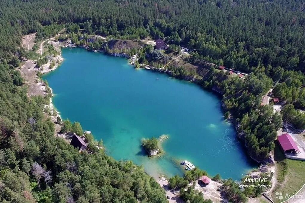 Голубом озере новосибирск. Оазис Караканский Бор Новосибирск. База отдыха Оазис Новосибирск Абрашино. Абрашино мраморное озеро. Голубое озеро Ордынка Абрашино.