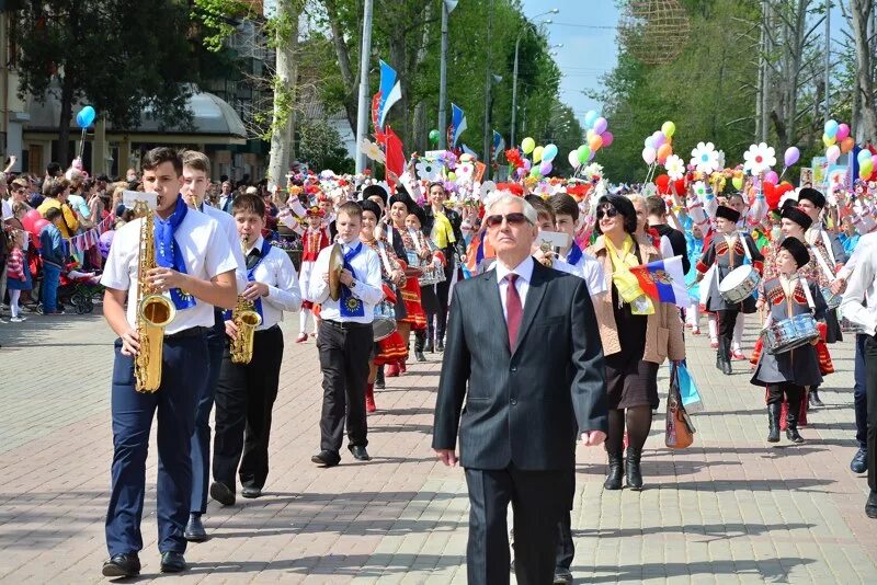славянск сейчас. славянск сейчас украина. население славянска донецкой. славянск донецкая область. жители славянска.