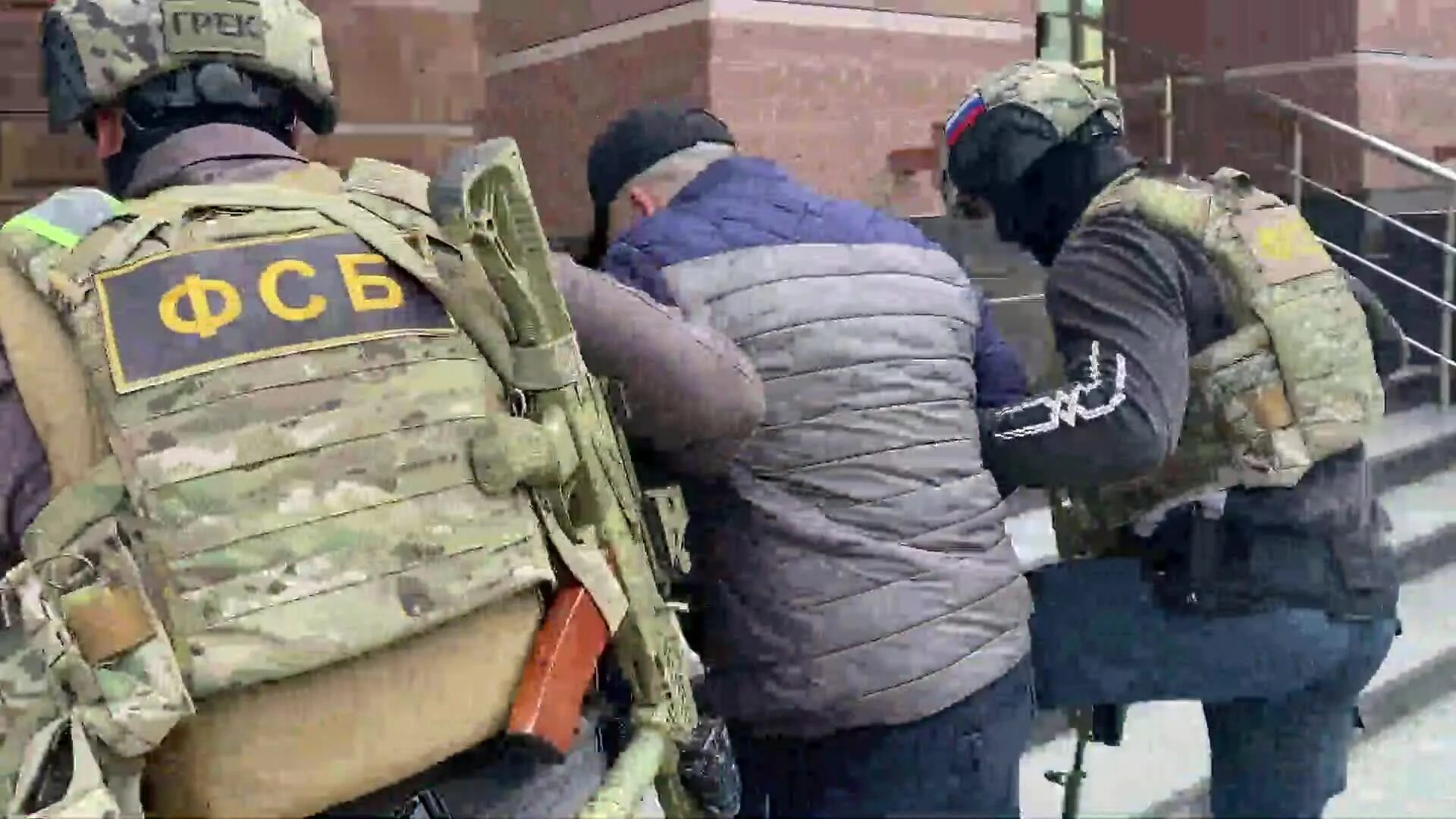 задержания в крыму. сотрудник фсб. оперативник фсб. задержания в крыму. фсб задержали крымчанина.