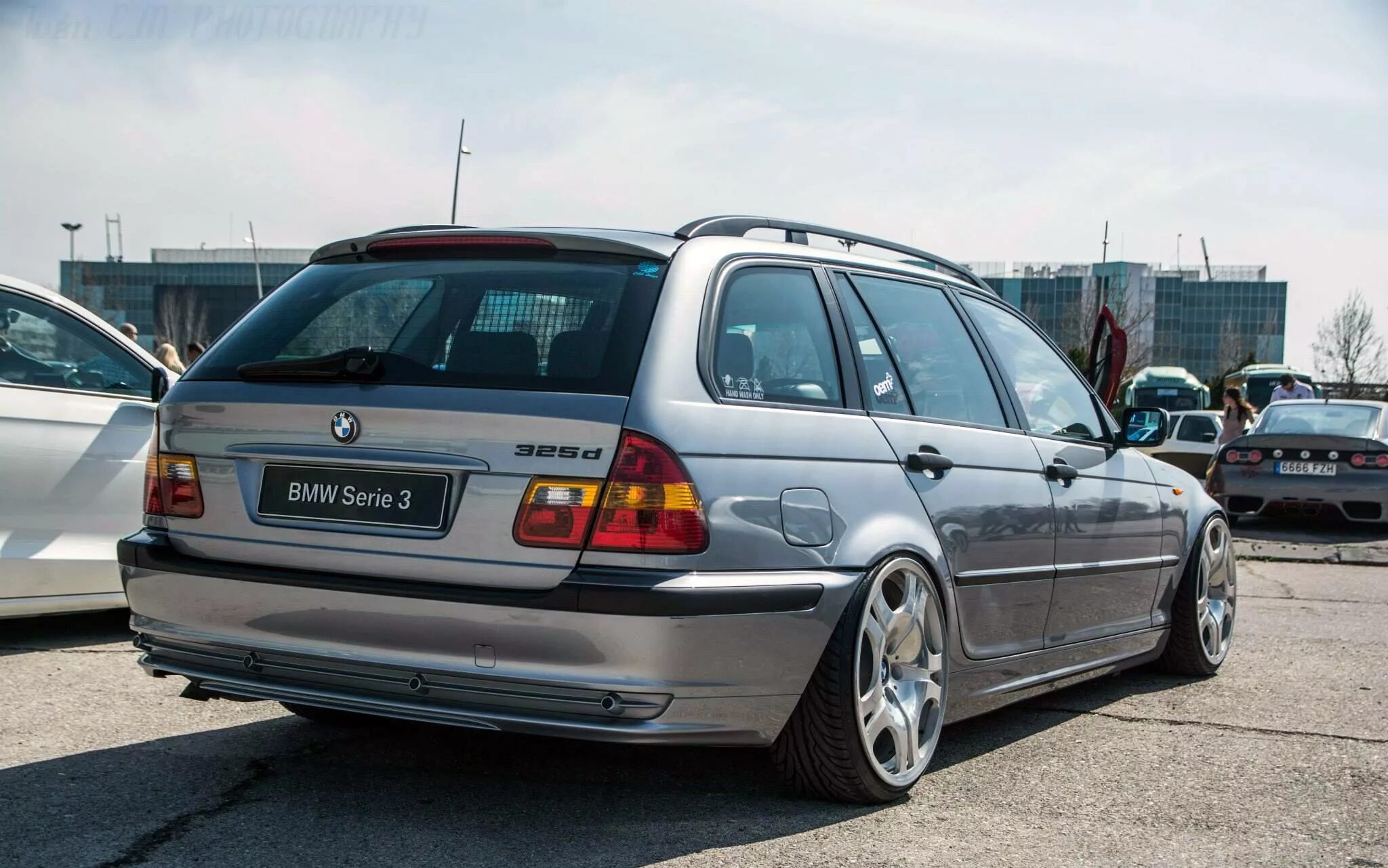 Что означает touring. Bmw e46 touring. bmw e46 туринг. bmw e46 touring white. бмв е46 универсал.