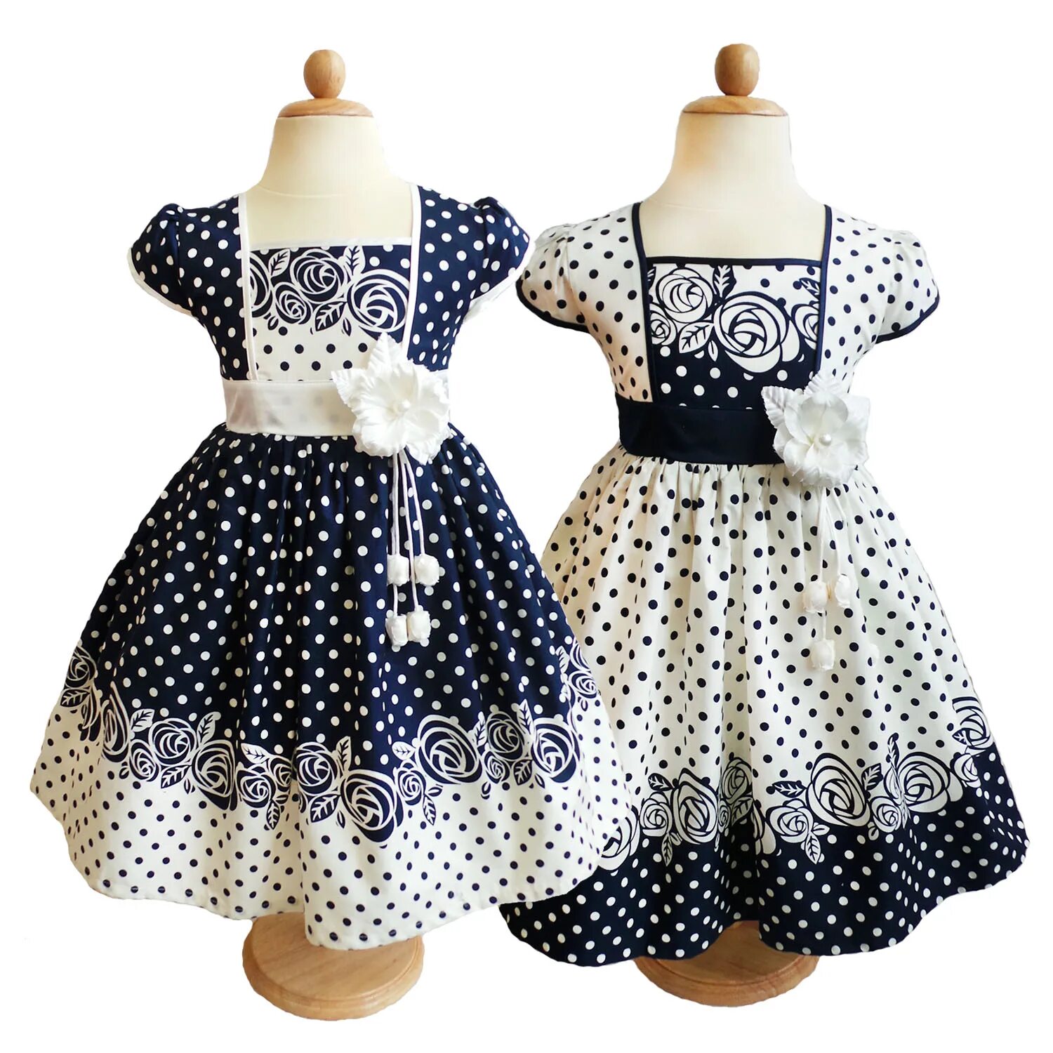 Юбка в горох. Платье в горошек для детей. Женщина в платье в горошек. Лекало платье в горох. Льняное платье в горох.