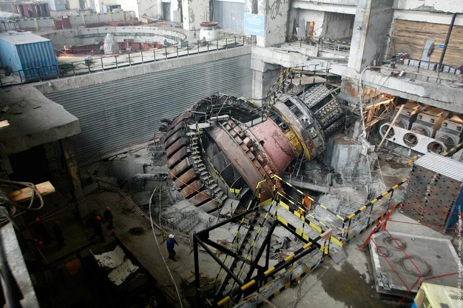 17 августа 2009 саяно шушенская. Авария на саяно-шушенской гэс. Август. 17 августа 2009 года - авария на саяно-шушенской гэс. Авария на саяно-шушенской гэс.