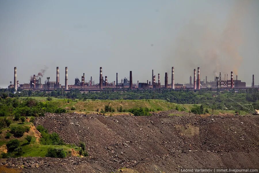 Кривой рог завод. Кривой рог промышленность. кривой рог индустрия, промышленность. кривой рог заводы. доменная печь кривой рог.