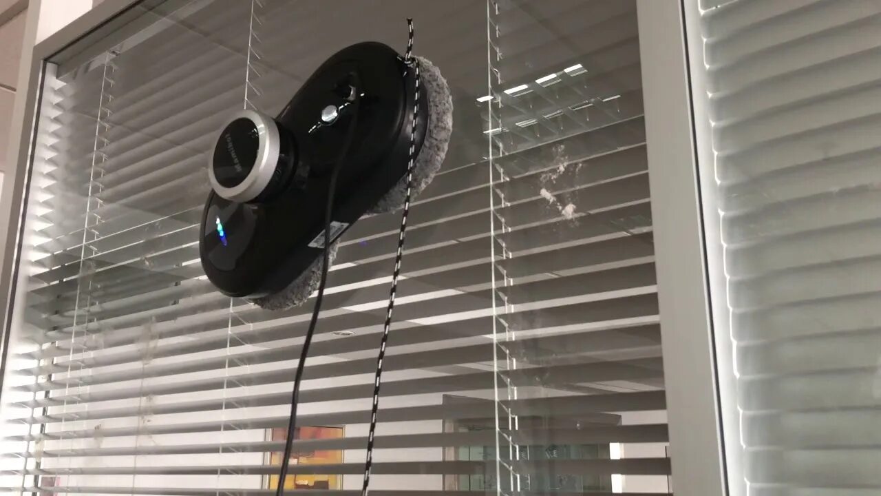 Робот мойщик flybot w21s. Робот-мойщик окон mamibot w110-f. робот-мойщик окон mamibot w110-t белый. робот мойщик окон мамибот 110. mamibot iglassbot w120-t.