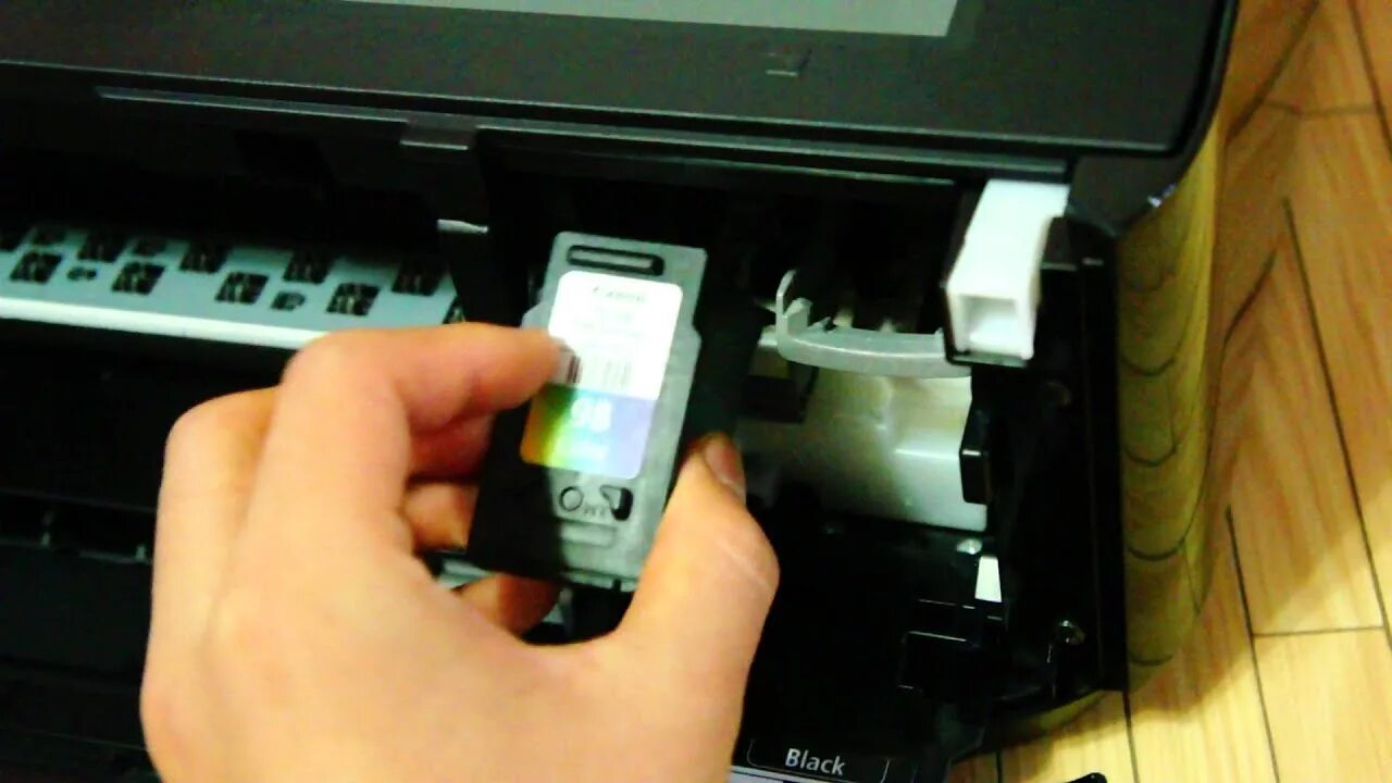 Как вставить картридж в принтер браузер. Canon mp250 фото печатающей головки. Каретка canon mp280. Canon pixma не видит картридж. Canon mg5140.