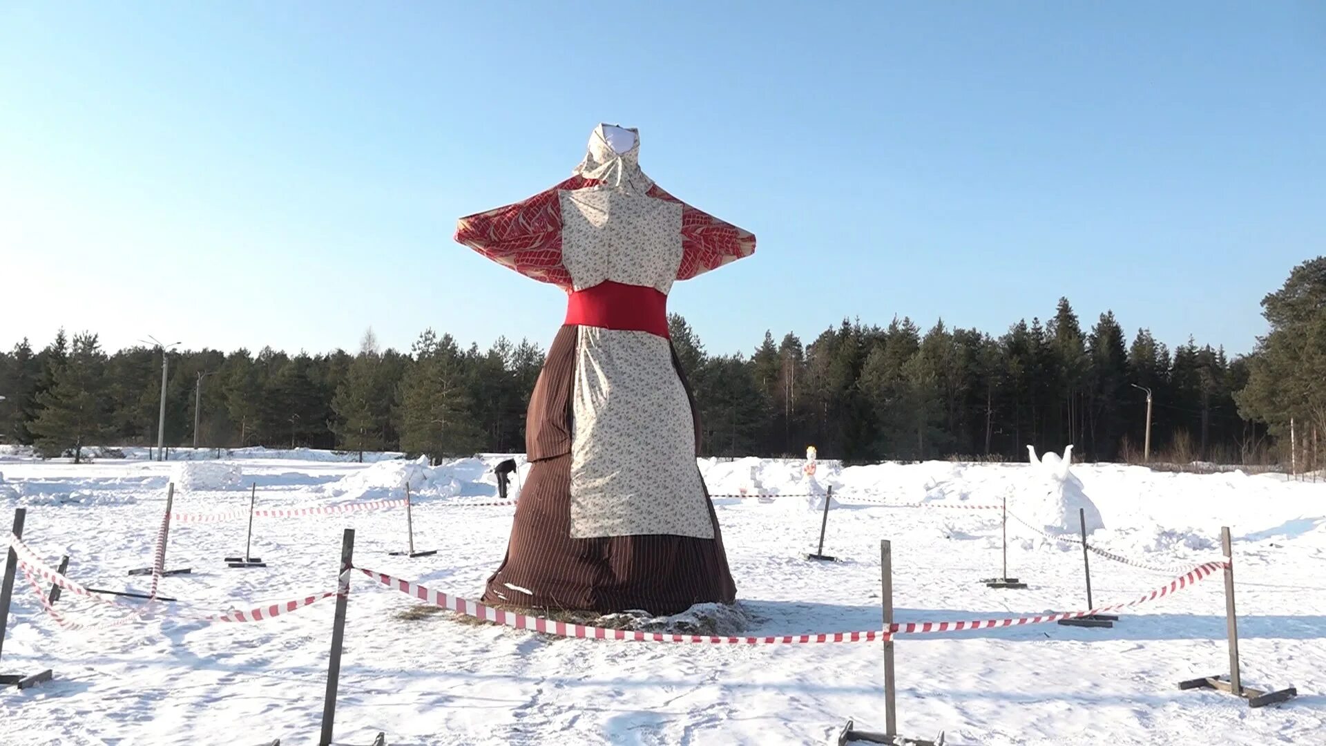 Масленица Кострома Берендеевка. Каркас для чучела Масленицы. Чучело на Масленицу. Лицо Масленицы.