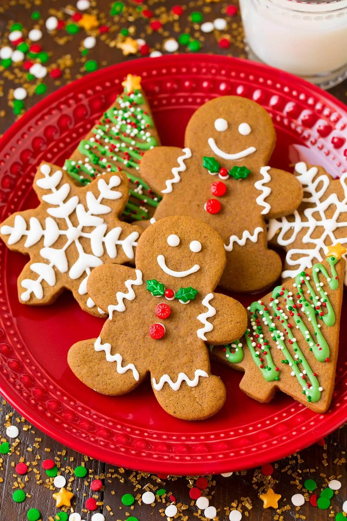 Пряничный человечек Gingerbread man. Рождественские имбирные пряники. Имбирное печенье человечки. Имбирный пряник Пряня.