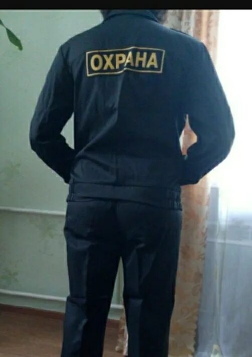 Охранник. Частные детективные и охранные предприятия. Физическая охрана. Охранник в коттеджный поселок. Мужчина охранник.