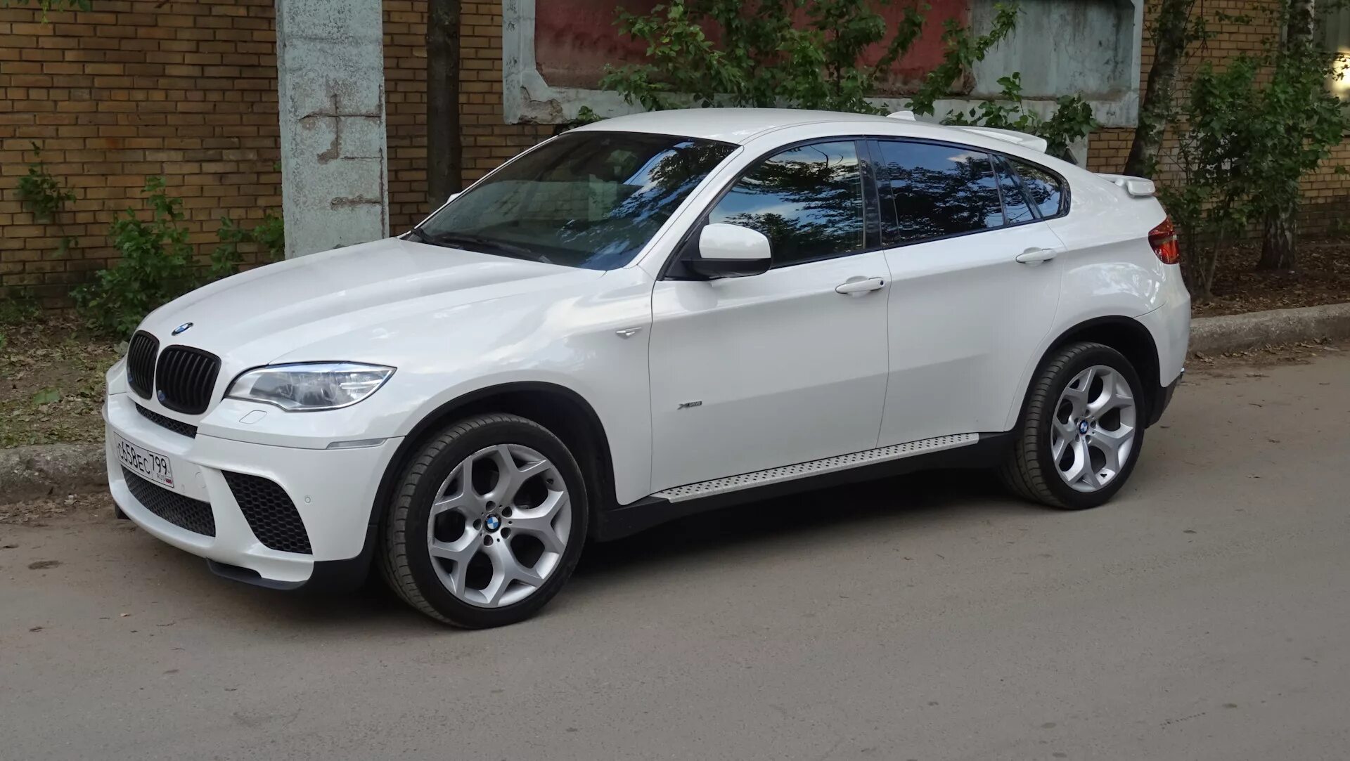 Купить х6 дизель. БМВ х6 е71. БМВ х6 е71 белый. БМВ х6 71. BMW x6 e71 3.5i.