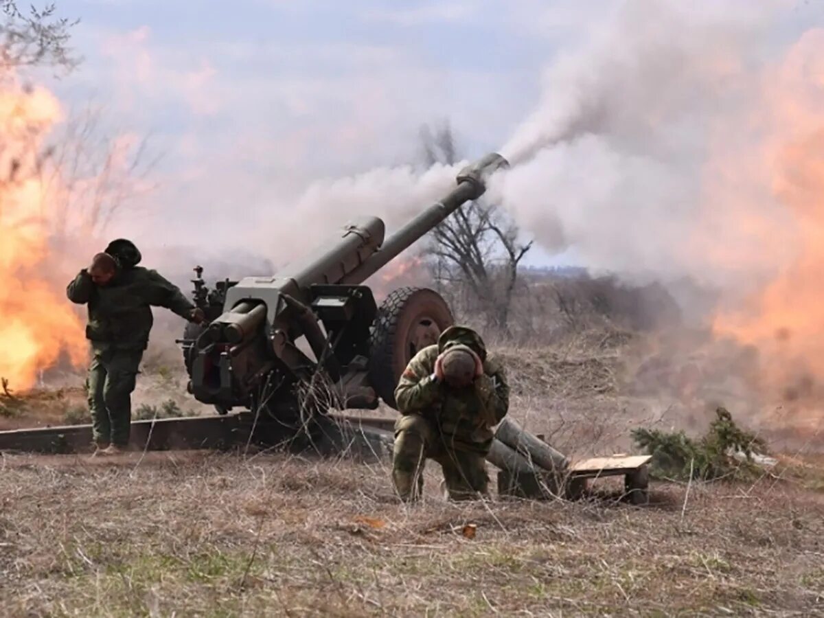 Военная операция запорожская область. Военная операция на Украине 2022. Военный артиллерист. Артиллерия в бою на Украине. Артиллерийские войска России в Украине.