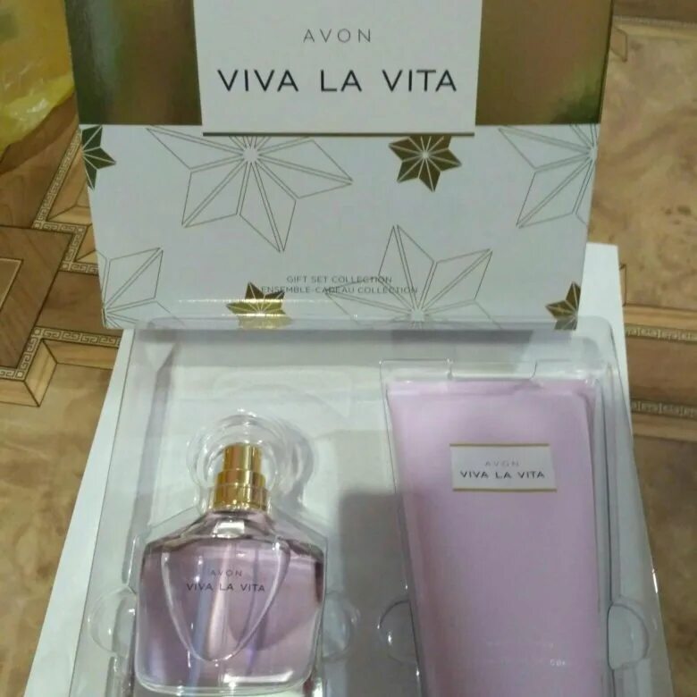 Avon la vita. Вива Лавита духи. Avon набор Viva Lavita. Avon Viva la Vita набор.