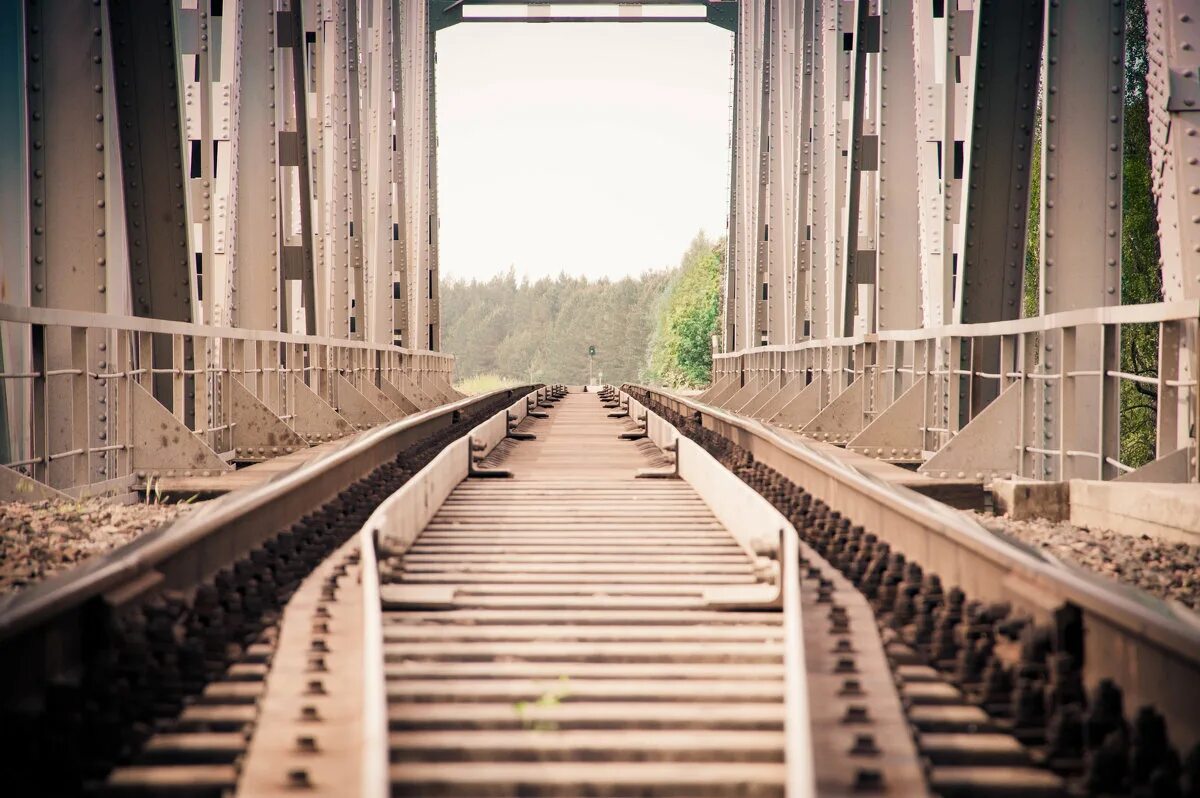 поезд рельсы. рельсы в инсте. рельсы в инсте. поезд рельсы. железнодорожные пути.