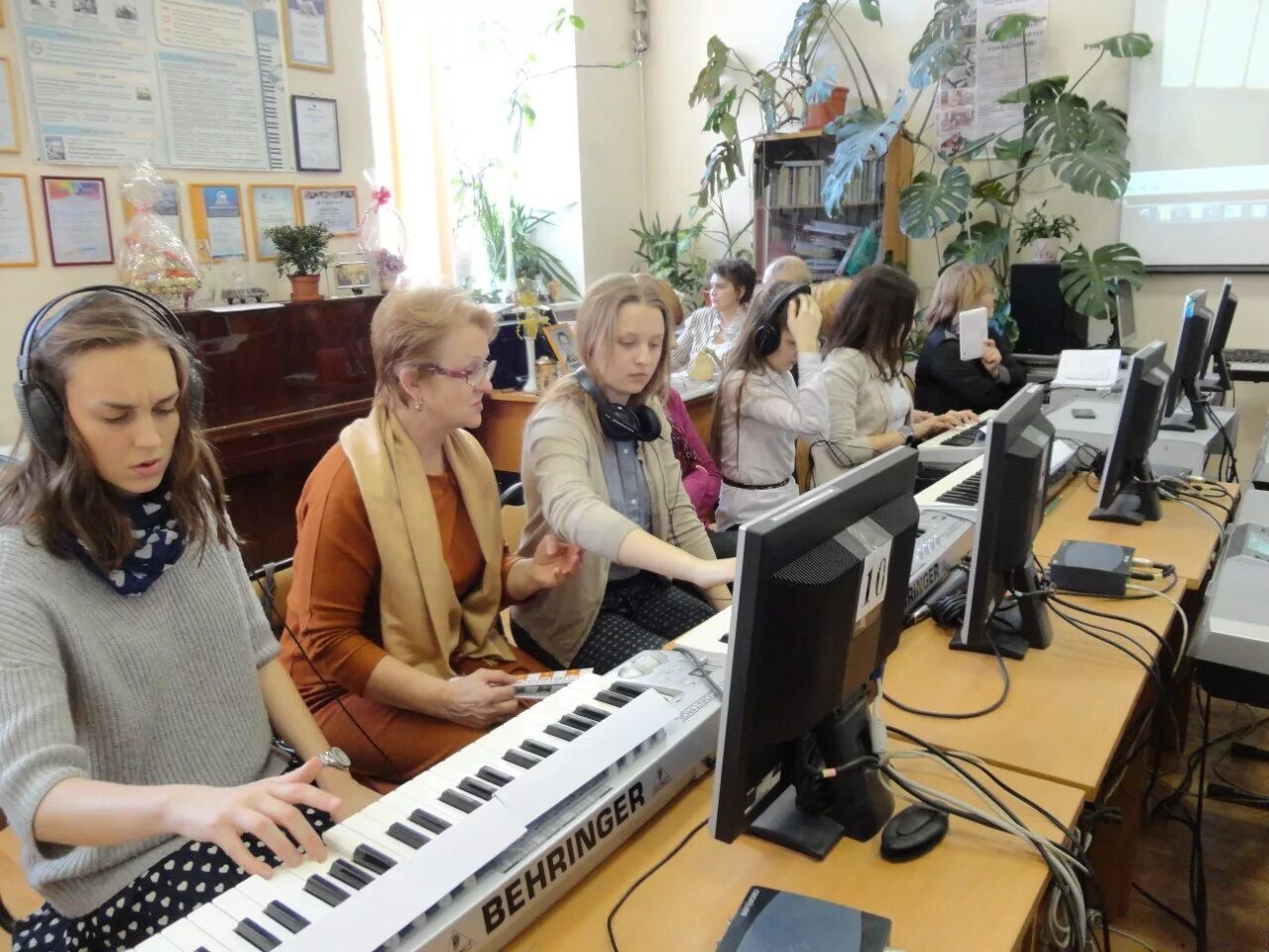 Программа музыкального училища. Концертный зал музыкального училища иваново. Программа музыкального концерта. Музыкальный колледж без вступительных экзаменов. Исторические концерты рубинштейна.