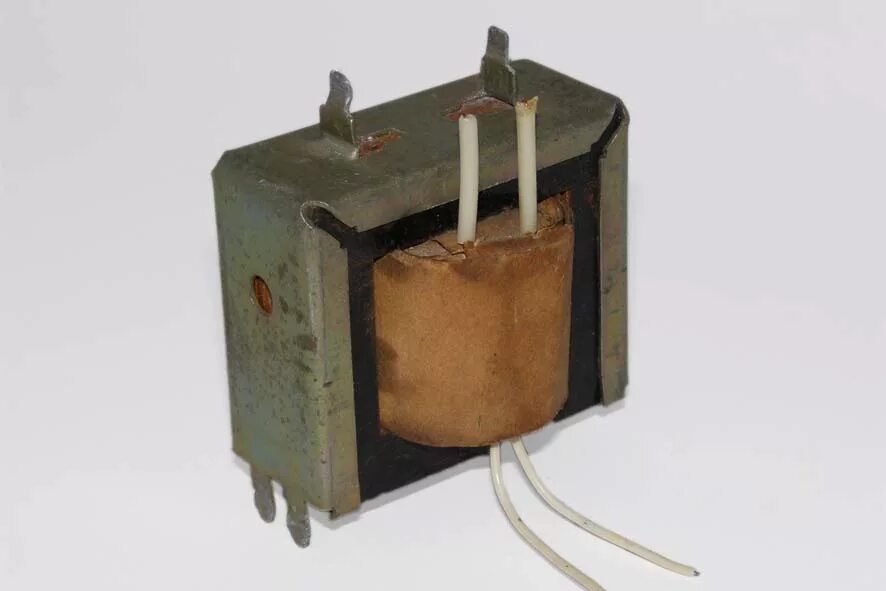 Выходные трансформаторы усилителей. Rs 600 усилитель трансформатор. Выходной трансформатор для 6п3с двухтактный. Ламповый усилитель audio elektronika 6п44с. Выходные трансформаторы усилителей.