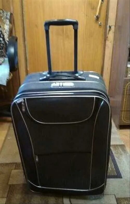 Купить чемодан б у. Paloma чемоданы на колесиках. Чемодан Леран 24 дюймов. Бэушный чемодан. Чемодан за 44000 рублей.