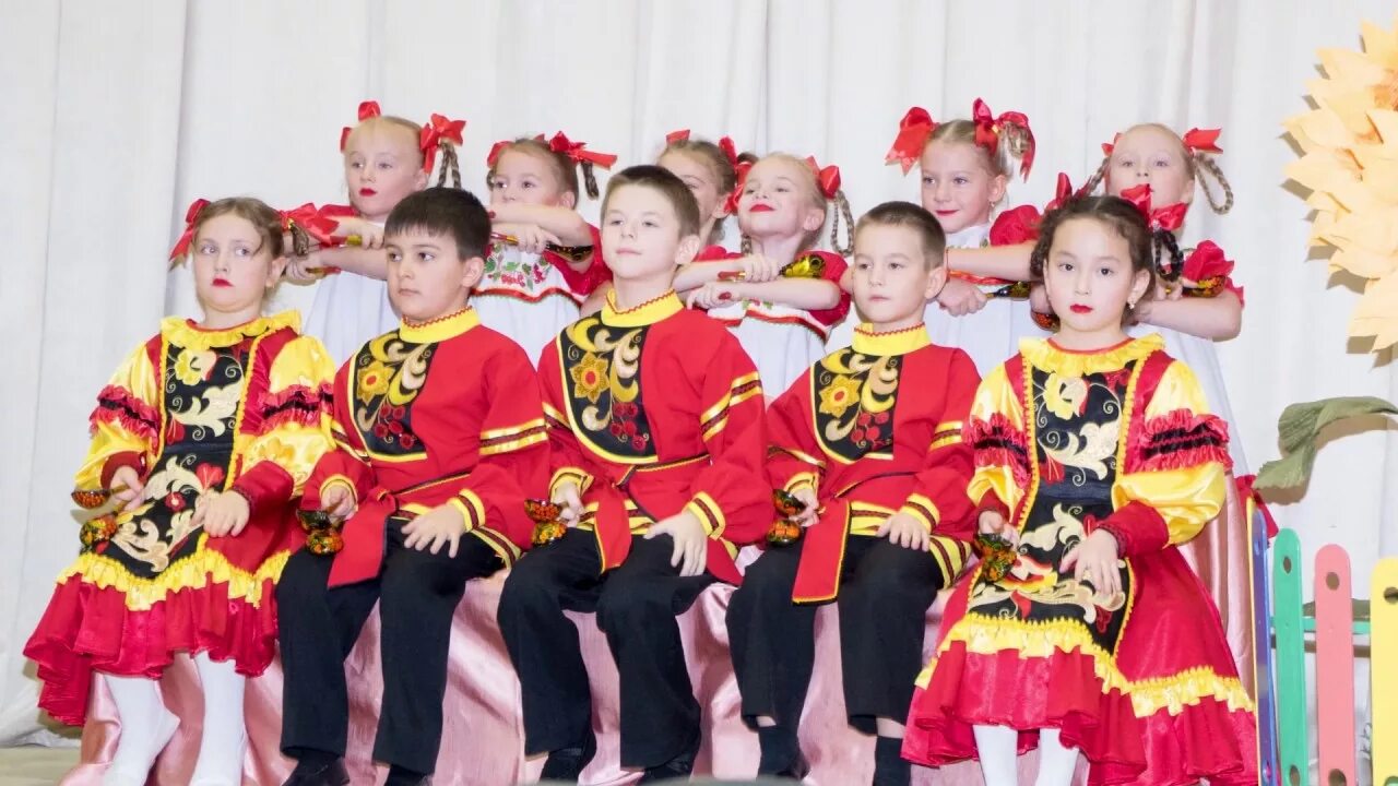 Калинка на ложках. Калинка на ложках. Ложкари. Ансамбль ложечников. Калинка на ложках.